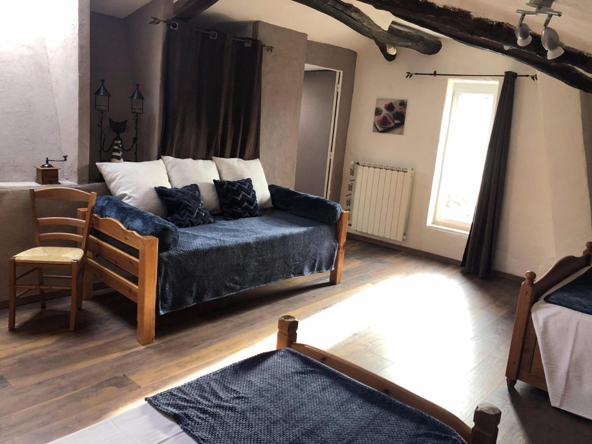 Ombre Bleue Du Figuier, Ailhon Hotell Exteriör bild